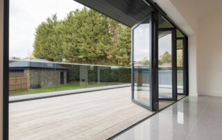 Aluminium bi-folding door